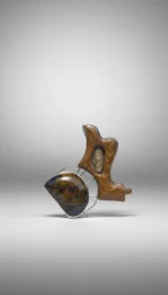 Broche 26 1, argent poli, bois de lacewood et saintpetersite resultat