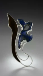 Broche 5 1, argent poli, bois d'ébène et lapis lasuli resultat