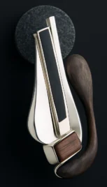 Broche 8, argent poli, bois d'ébène, de gaïac et de padouk resultat