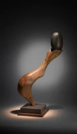 Posé, cèdre, séquoia brulé et ardoise