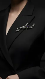 Broche en argent fusionné et oxidé, avec une améthiste